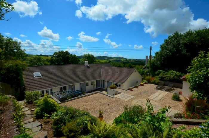 4 Bedroom Detached Bungalow For Sale In Yarnacott, Swimbridge, Barnstaple, EX32