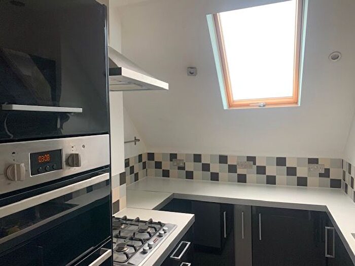 1 Bedroom Flat To Rent In York Avenue, Hove, BN3