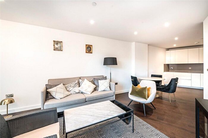 2 Bedroom Apartment To Rent In Malthouse Road, London, SW11
