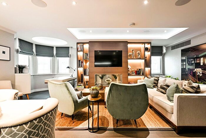 2 Bedroom Flat For Sale In New Cavendish Street, Fitzbourne Apartments, W1W