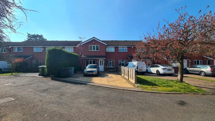 4 Bedroom Semi-Detached House To Rent In Suffolk Drive, Wilmslow, SK9