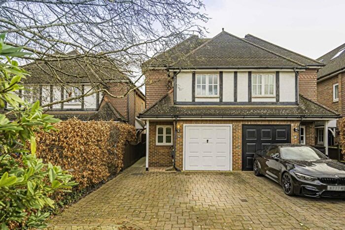 3 Bedroom House For Sale In Rydens Road, Walton-on-Thames, KT12