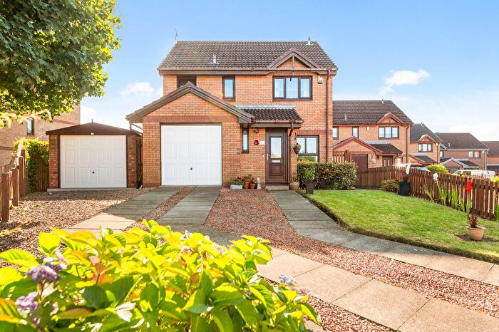 3 Bedroom Detached House For Sale In Swords Way, New Carron, Falkirk, FK2