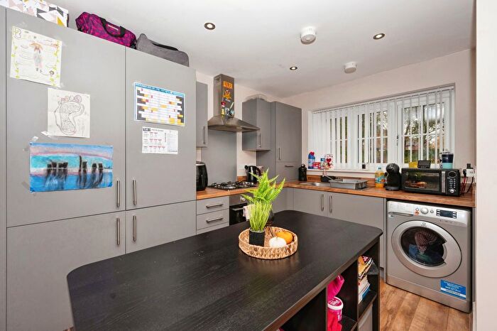 3 Bedroom Semi-Detached House For Sale In Warrington Road, Widnes, Cheshire, WA8