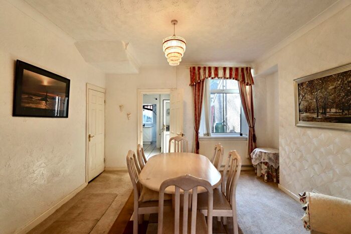 3 Bedroom Terraced House For Sale In William Street, Blackwood, NP12