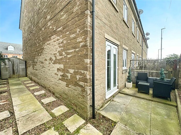 3 Bedroom End Of Terrace House For Sale In Manse Farm Mews, Cudworth, Barnsley, South Yorkshire, S72