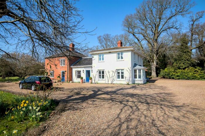 4 Bedroom Detached House For Sale In Surlingham Road, Bramerton, Norwich, Norfolk, NR14