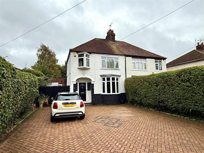 3 Bedroom Semi-Detached House For Sale In Elloughton Road, Brough, HU15