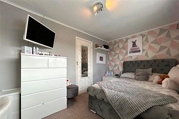3 Bedroom Terraced House For Sale In Ewins Close, Ash, Surrey, GU12