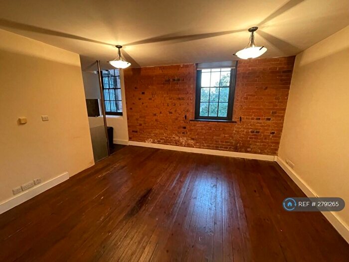 1 Bedroom Flat To Rent In Stone Yard, Nottingham, NG1