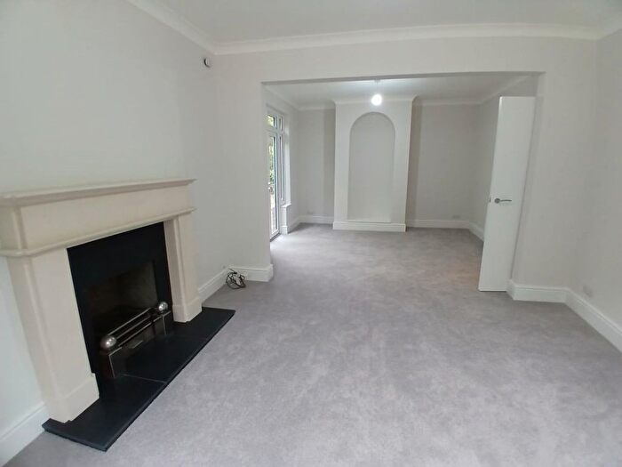 5 Bedroom Detached House To Rent In Pebblehill Road, Betchworth, RH3