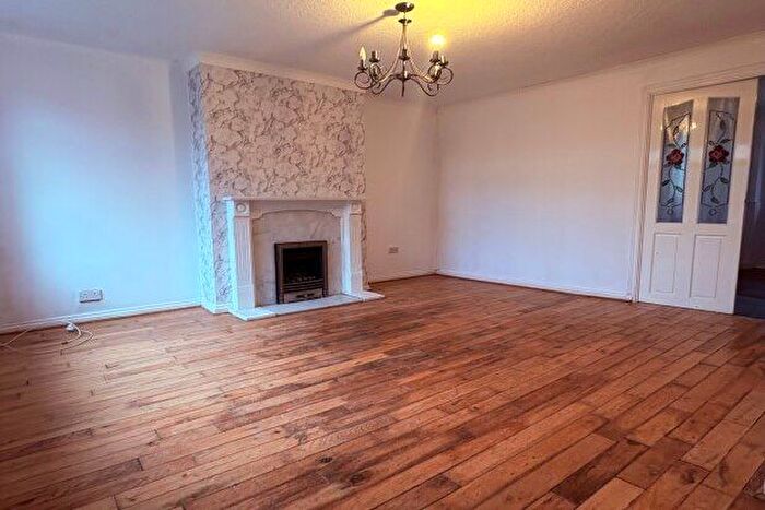 3 Bedroom Property To Rent In Sefton Drive, Bury, BL9