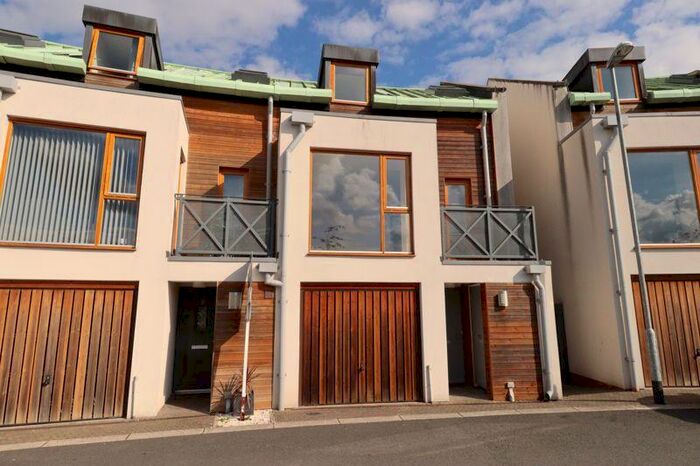 3 Bedroom House To Rent In Californian Parade, Street, BA16