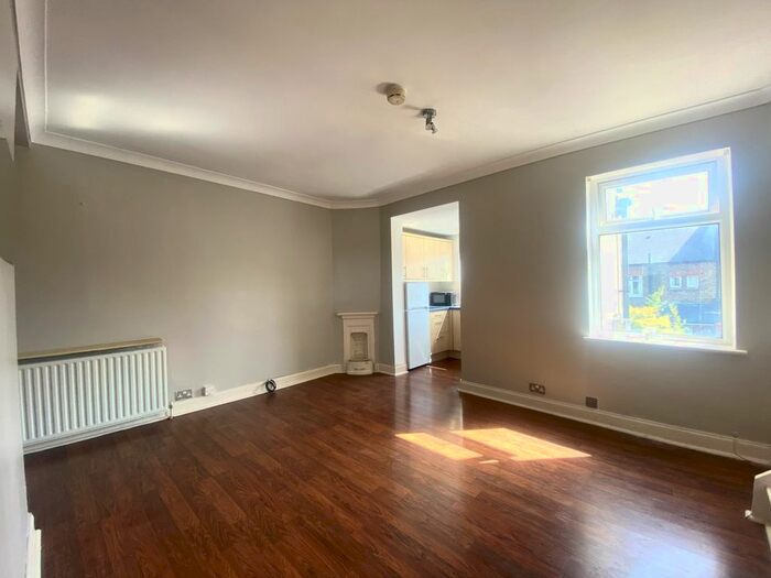 2 Bedroom Property To Rent In Hollies Road, Ealing, London, W5