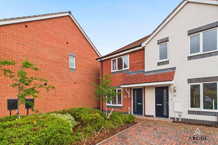 2 Bedroom End Of Terrace House For Sale In Pembroke Way, Burton-on-Trent, DE14