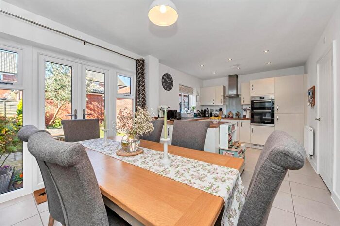 4 Bedroom Detached House For Sale In Myrtlewood Road, Bury St. Edmunds, IP32