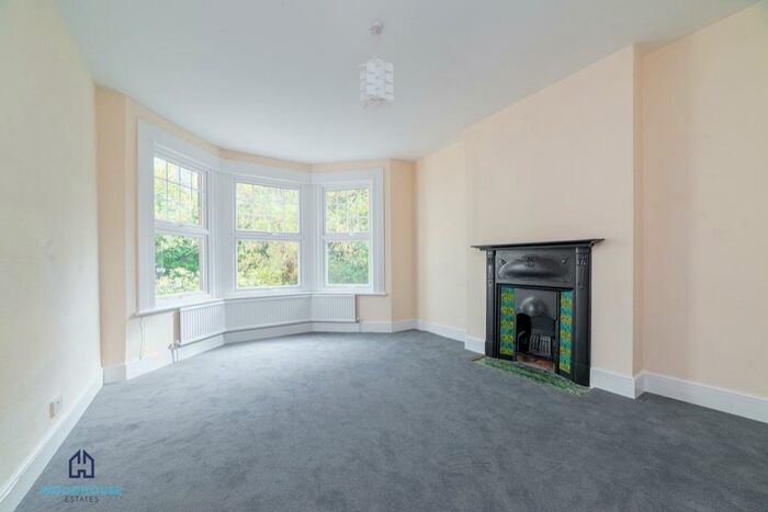 5 Bedroom Semi-Detached House To Rent In Ashford Avenue, London, N8