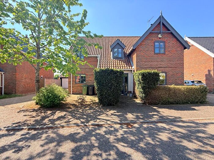 4 Bedroom Detached House For Sale In Diamond Close, Winfarthing, IP22