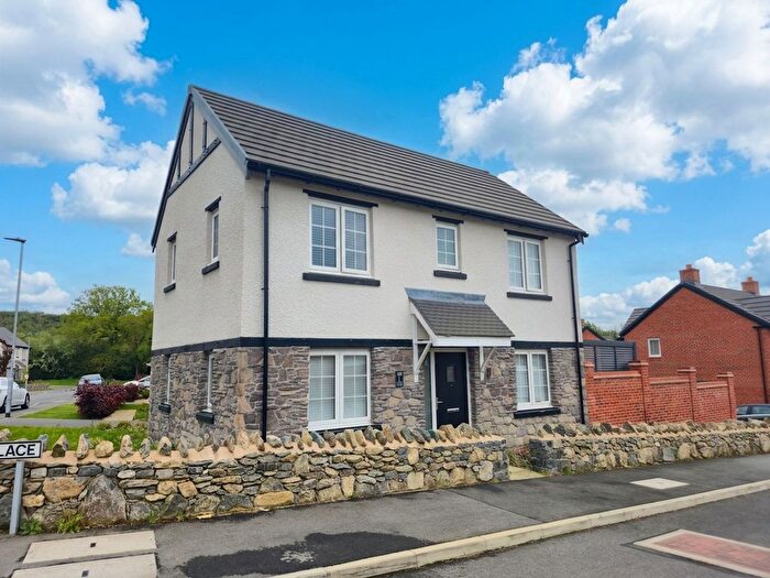 3 Bedroom Detached House For Sale In Emerald Place, Coalville, LE67