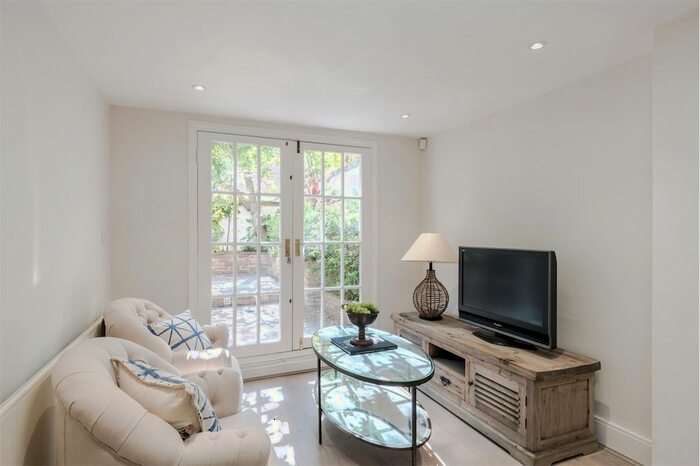 3 Bedroom Terraced House To Rent In Shouldham Street, London, W1H