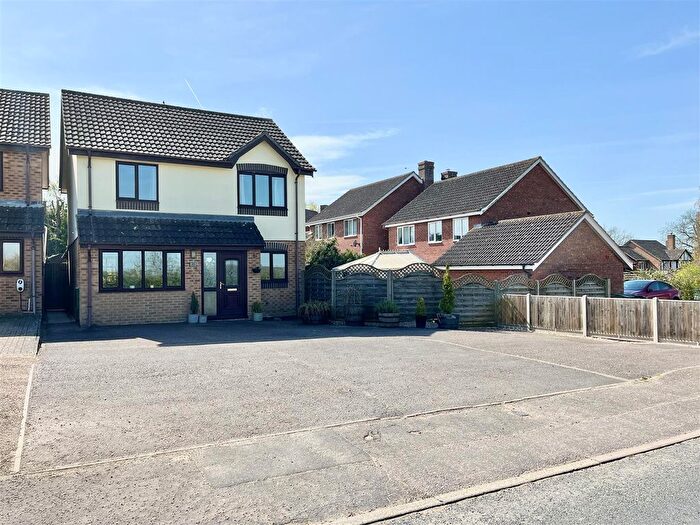 4 Bedroom Detached House For Sale In Tuttles Lane West, Wymondham, NR18