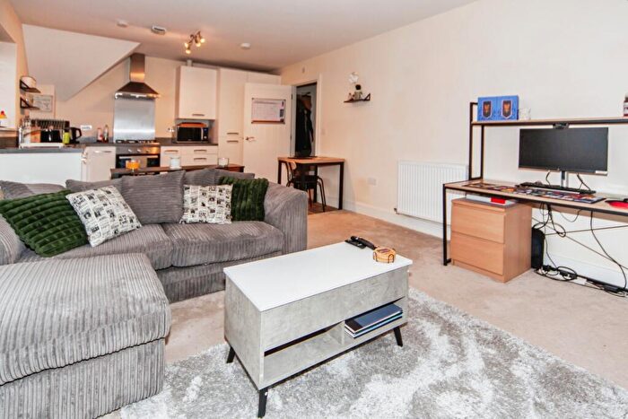1 Bedroom Flat For Sale In Anton Close, Rugby, CV21