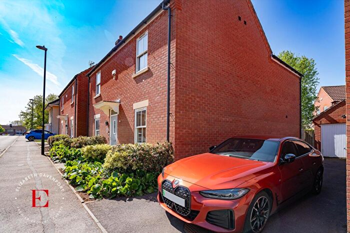 4 Bedroom Detached House For Sale In Crediton Close, Stivichall, CV3