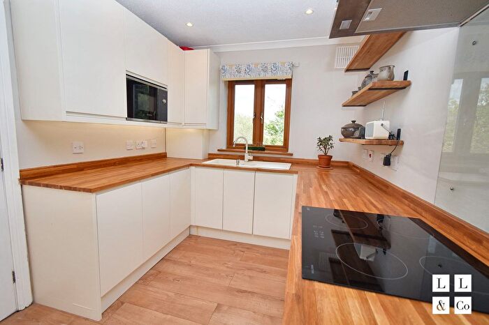 3 Bedroom Semi-Detached House For Sale In Halbullock View, Gloweth, TR1