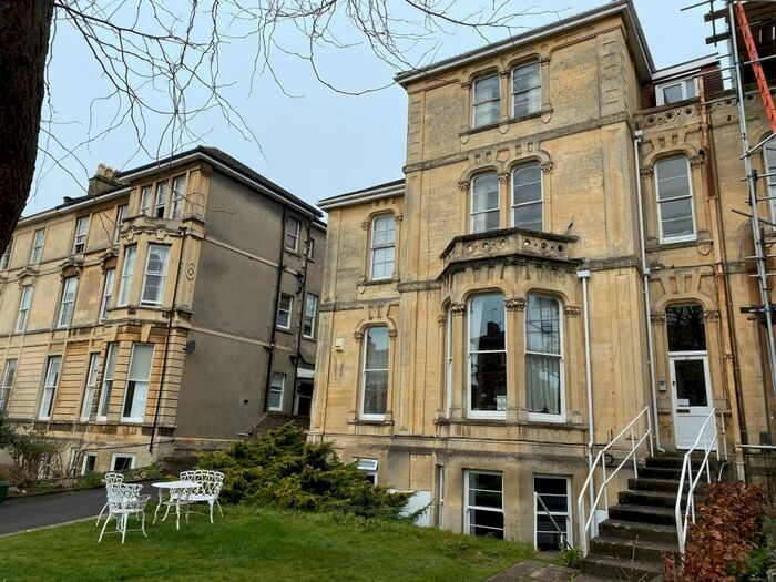 2 Bedroom Flat To Rent In Apsley Road, Clifton, BS8