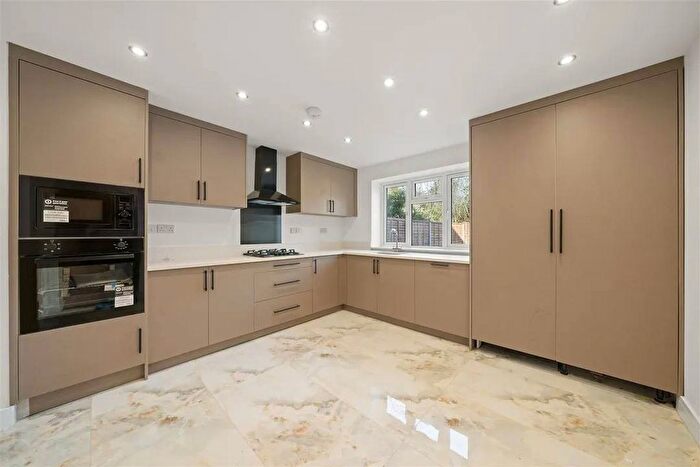 4 Bedroom Semi-Detached House To Rent In Uxbridge, UB8