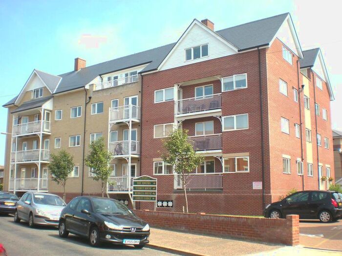 2 Bedroom Flat To Rent In Vista Road, Clacton-On-Sea, CO15