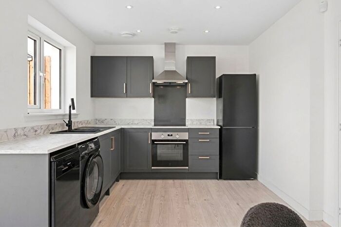 3 Bedroom Semi-Detached House For Sale In Boxland Drive, Bo'ness, EH51