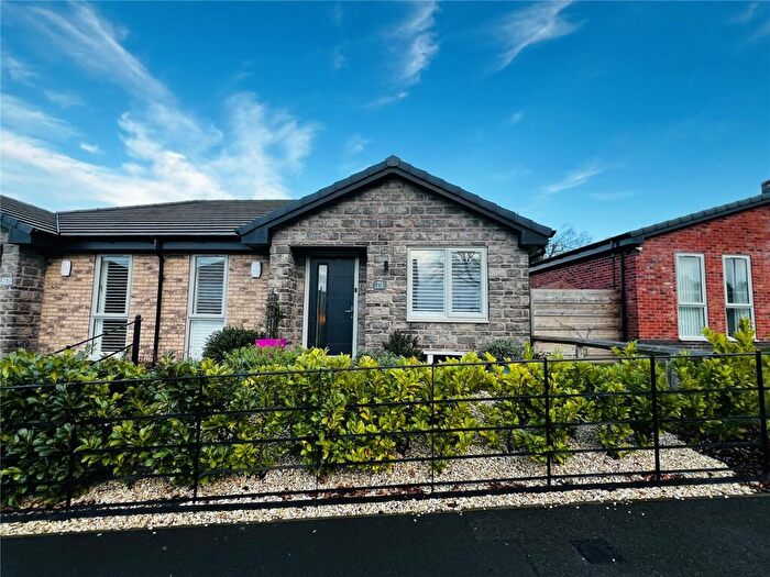 2 Bedroom Semi Detached House For Sale In Sandhurst Avenue, Mansfield, Nottinghamshire, NG18