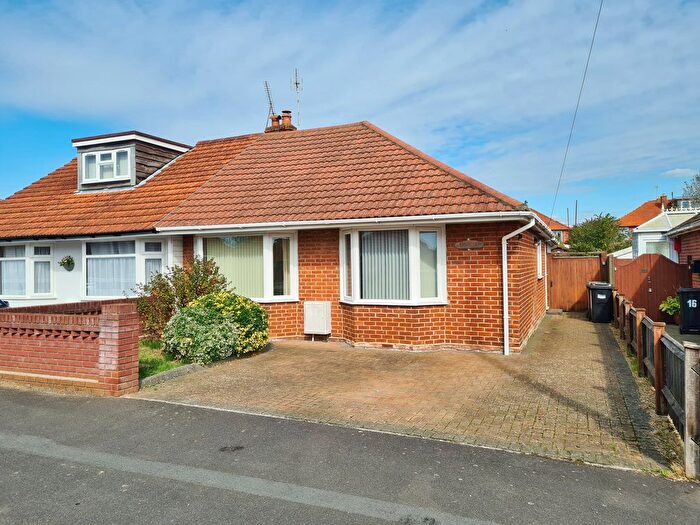 3 Bedroom Semi-Detached Bungalow For Sale In St Michaels Road, Totton, SO40