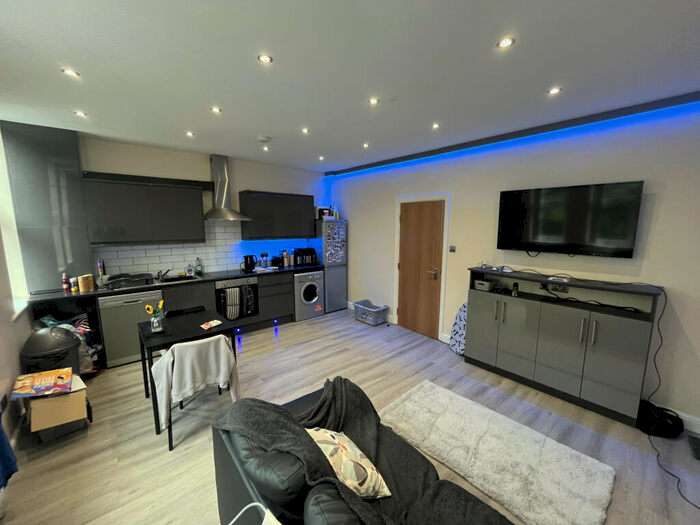 1 Bedroom Apartment To Rent In Victoria Road, Leeds, West Yorkshire, LS6