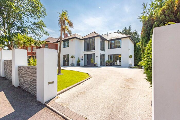 4 Bedroom Detached House To Rent In Elgin Road, Talbot Woods, Bournemouth, BH4