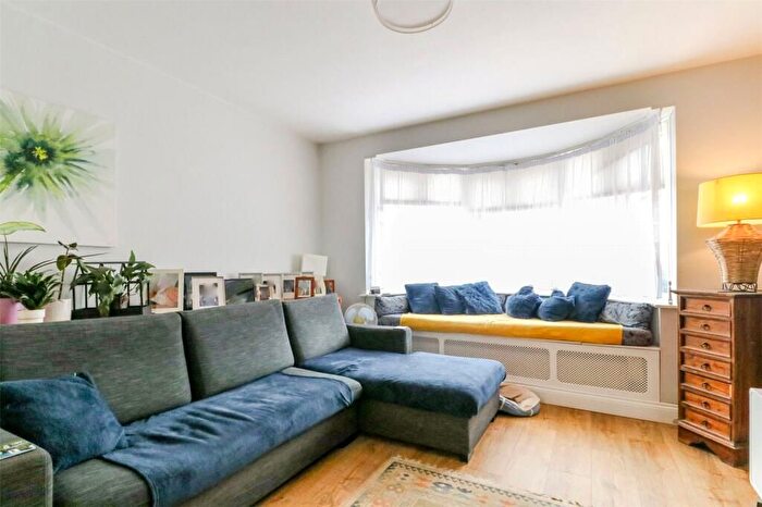 5 Bedroom Semi-Detached House For Sale In Carnarvon Avenue, Enfield, EN1