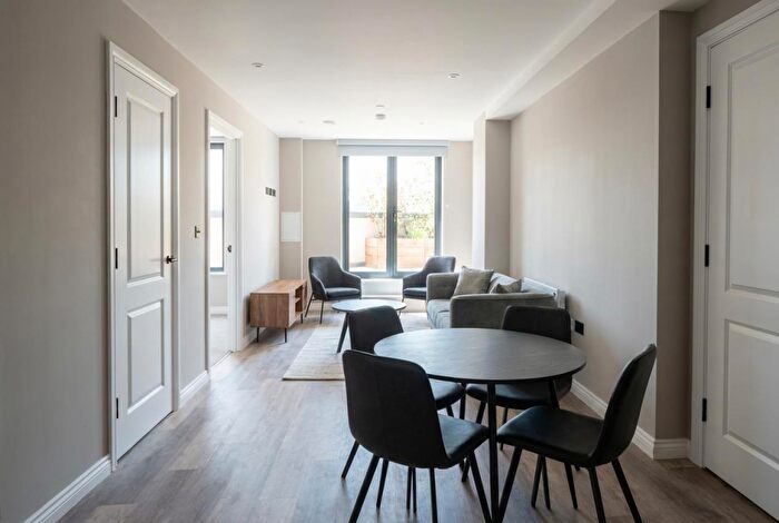 2 Bedroom Apartment To Rent In Springwell Gardens, Whitehall Road, Leeds City Centre, LS12