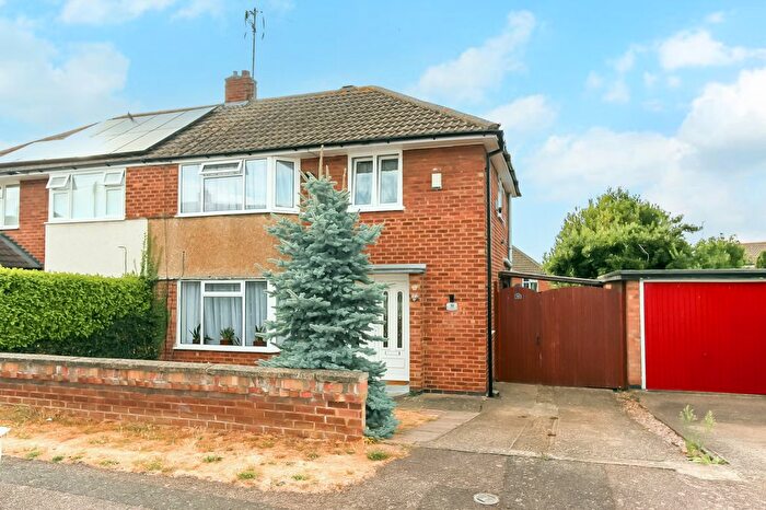 3 Bedroom Semi-detached House For Sale In Pearmain Avenue, Wellingborough, NN8
