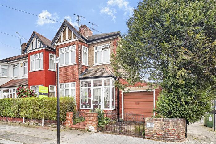 3 Bedroom End Terrace House For Sale In Perth Road, Wood Green, N22