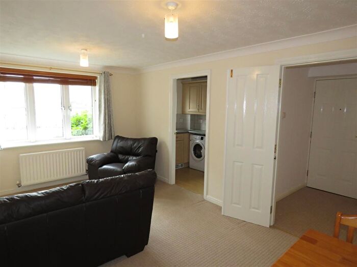 2 Bedroom Flat To Rent In Queenswood Road, Sheffield, South Yorkshire, Uk, S6