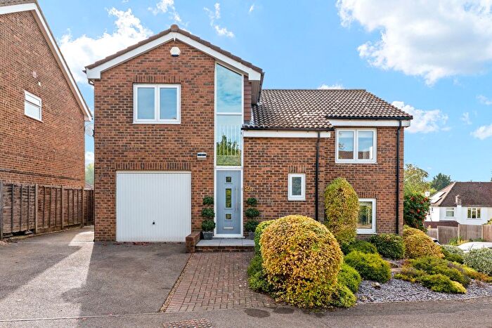 4 Bedroom Detached House For Sale In Geralds Grove, Banstead, SM7