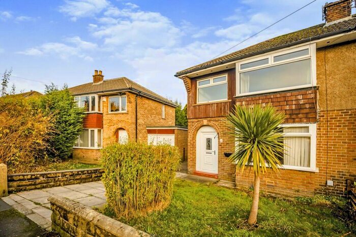 3 Bedroom Semi-Detached House To Rent In Thorpe Green Drive, Golcar, Huddersfield, West Yorkshire, HD7