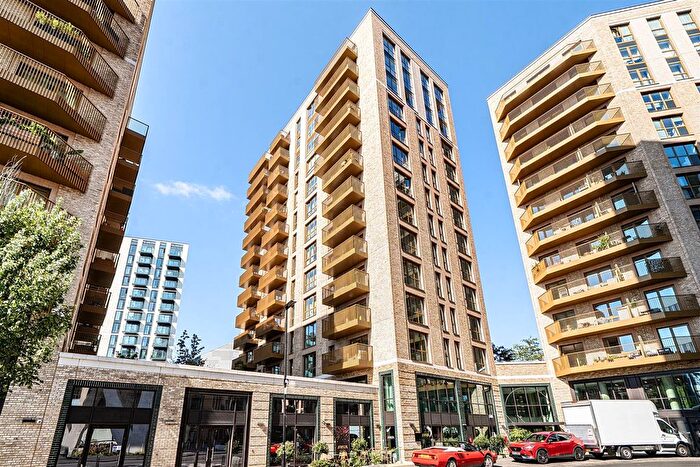 2 Bedroom Flat For Sale In Capital Interchange Way, TW8
