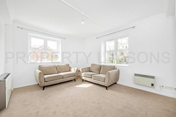 2 Bedroom Apartment To Rent In Riverside Mansions, Milk Yard, Wapping, E1W