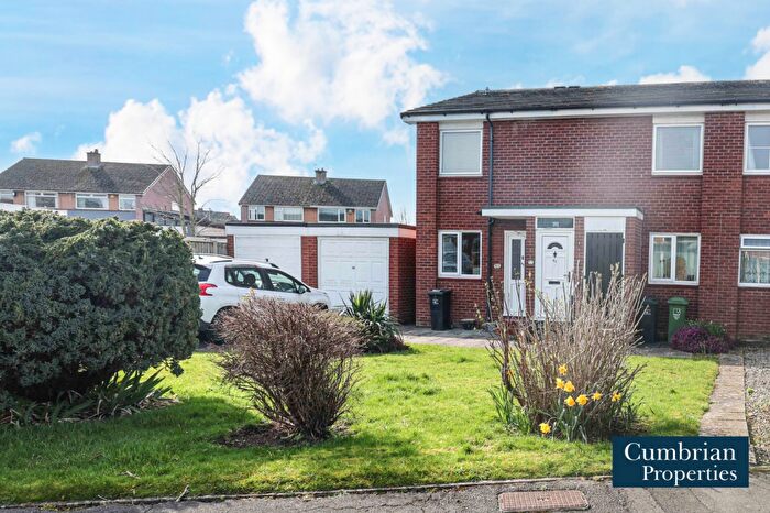 2 Bedroom Flat For Sale In Longdyke Drive, Carlisle, CA1