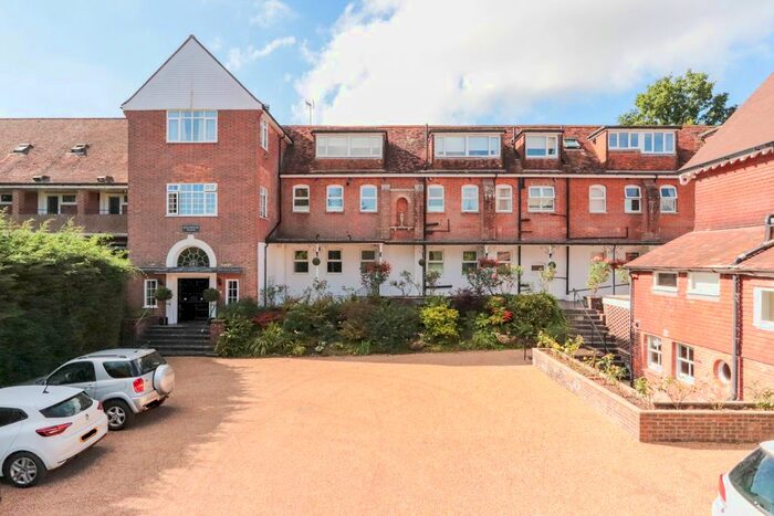 2 Bedroom Flat For Sale In Spring Lane, Burwash, Etchingham, TN19