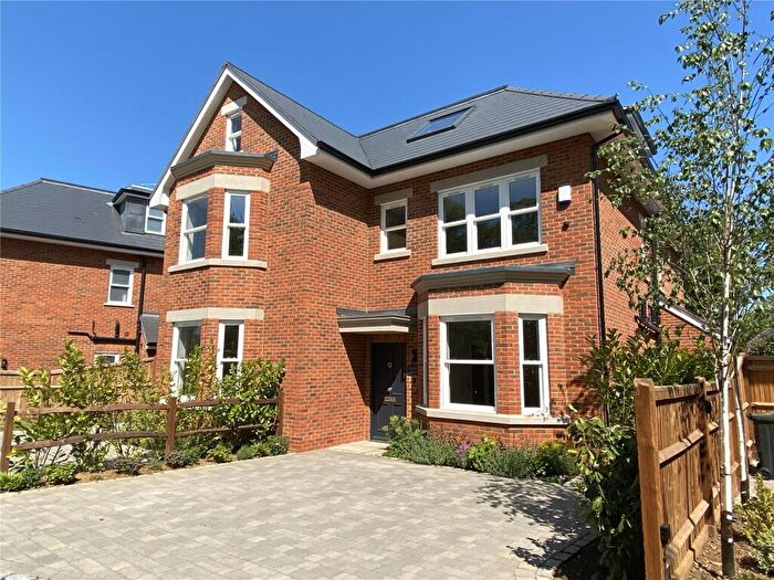 4 Bedroom Semi-Detached House For Sale In The Boundary, Cricket Way, Weybridge, KT13