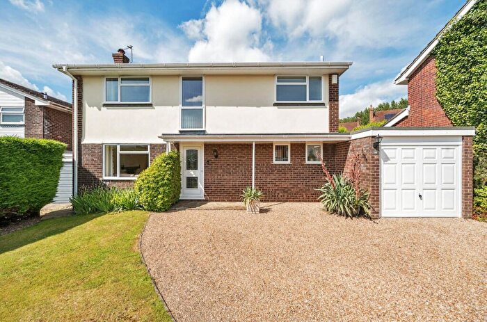 4 Bedroom Detached House For Sale In Glebelands, Pulborough, RH20