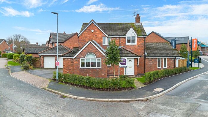 4 Bedroom Detached House For Sale In Deacons Close, Croft, WA3